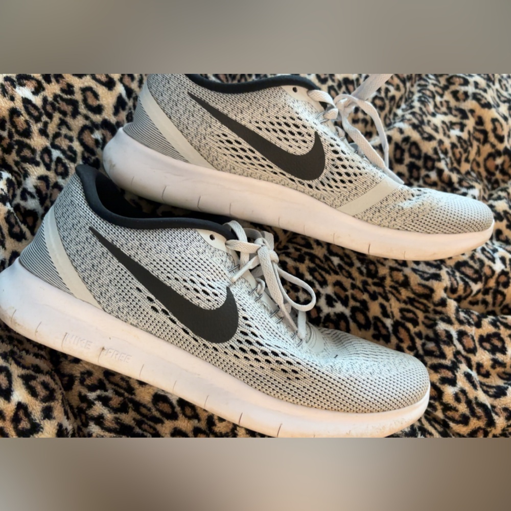 Women’s size 10 Nike Free RN Black and Gray Mesh Running Sneakers